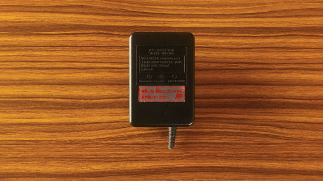 ファミコンの AC アダプタ HVC-002 を修理する